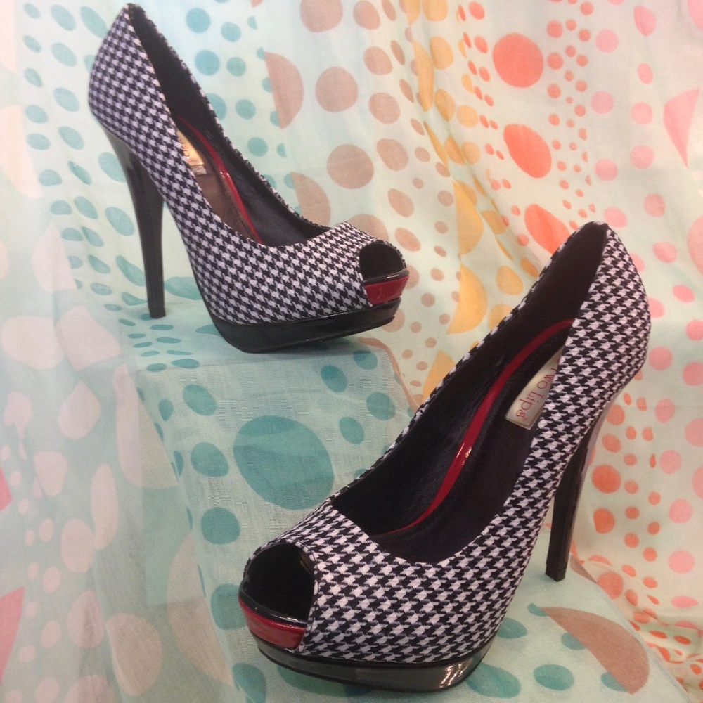 TWO LIPS LUISA HOUNDSTOOTH PUMP